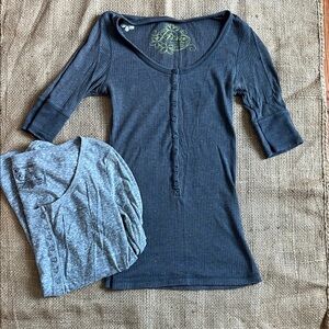 Y2k fitted crop sleeve Kirra Charcoal Ribbed Henley Top with Yellow Logo (2)